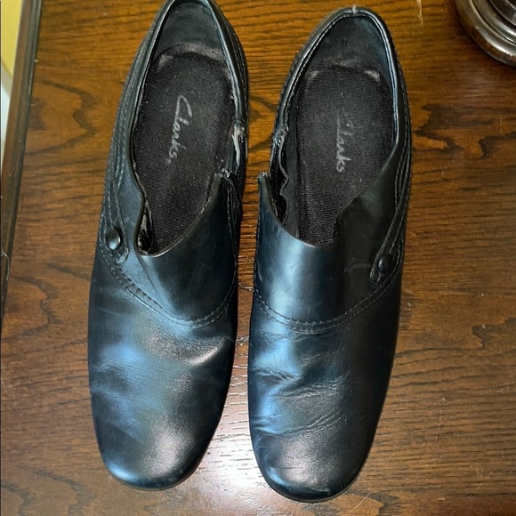 Clarks Black Leather Loafers - Picture 3 of 11